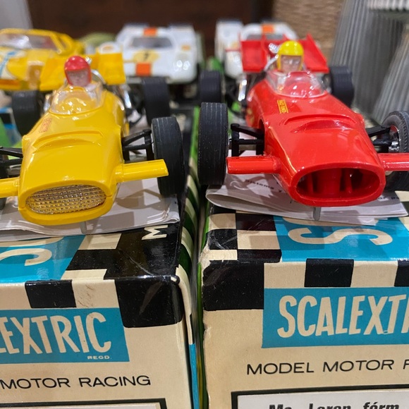 Vintage Collection of 1/32 Scale Scalextric plastic slot cars. - Picture 10 of 15